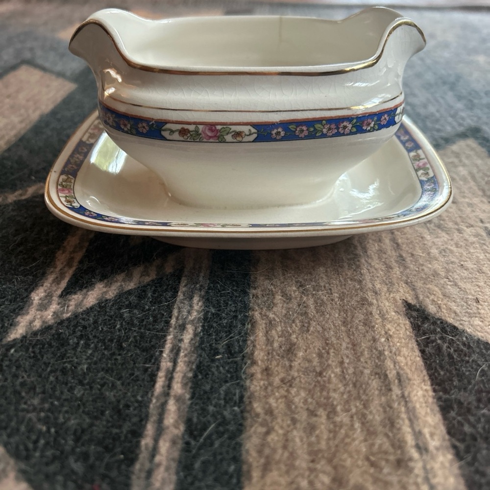 Elegant Floral Gravy Boat with Saucer